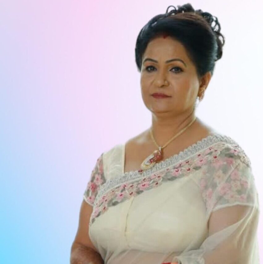 IMAGE OF NUMEROLOGIST ASTROLOGER TAROT CARD READER SSAVITA CHOPRA